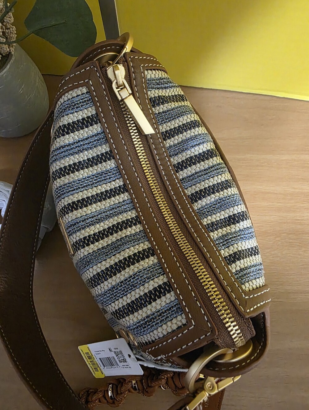 Hammitt MD Bryant Woven Shoulder Bag - Picture 6 of 12